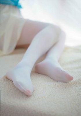欧美黄色毛衣男_1080手机在线观看