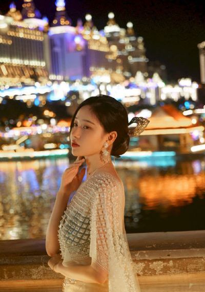 欧美古装美女图片大全_超清高清在线