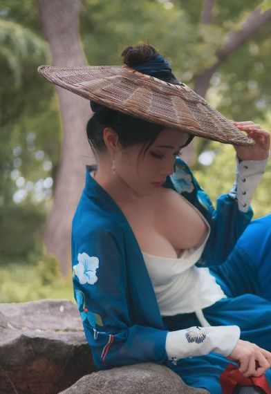 深夜12点无人区视频_JVID性感写真